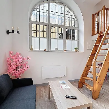 Joli Renove Avec Mezzanine Hyper Centre Clermont-Ferrand