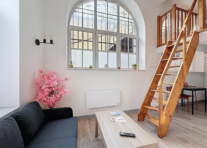 Joli Renove Avec Mezzanine Hyper Centre Clermont-Ferrand